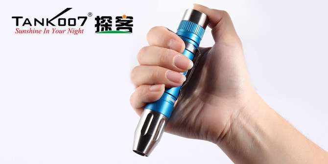 新手收藏家必用珠寶玉石鑒定工具——TANK007照玉手電筒！